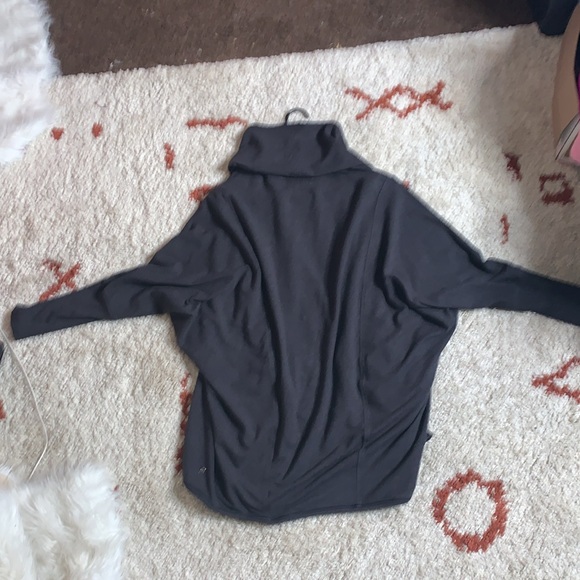 Lululemon- Sweatshirt Cardigan- Open Front- Size 8- Black w/ Pockets - Picture 9 of 10